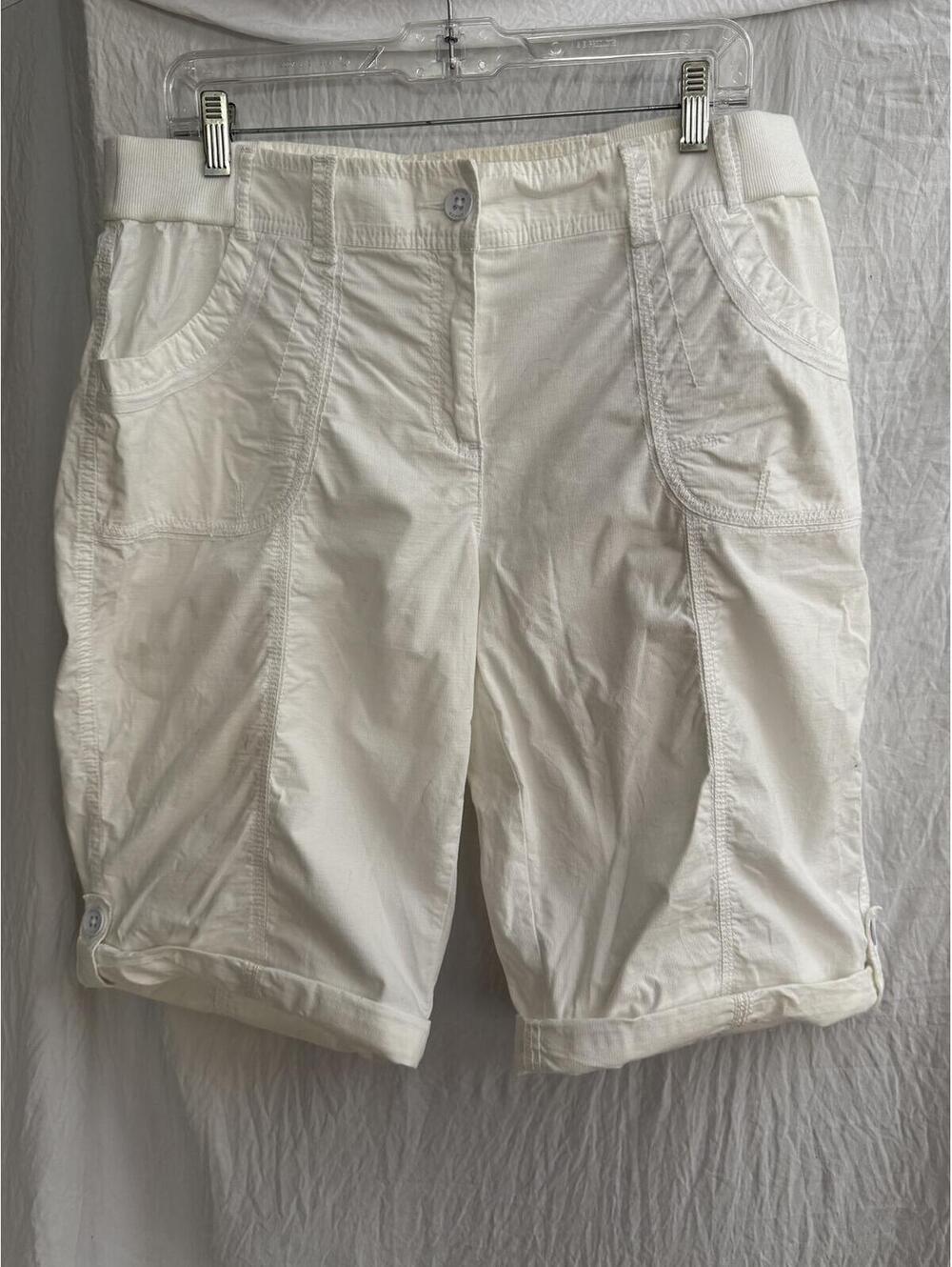 🆕LISTING🆕 Chico’s Cargo Shorts